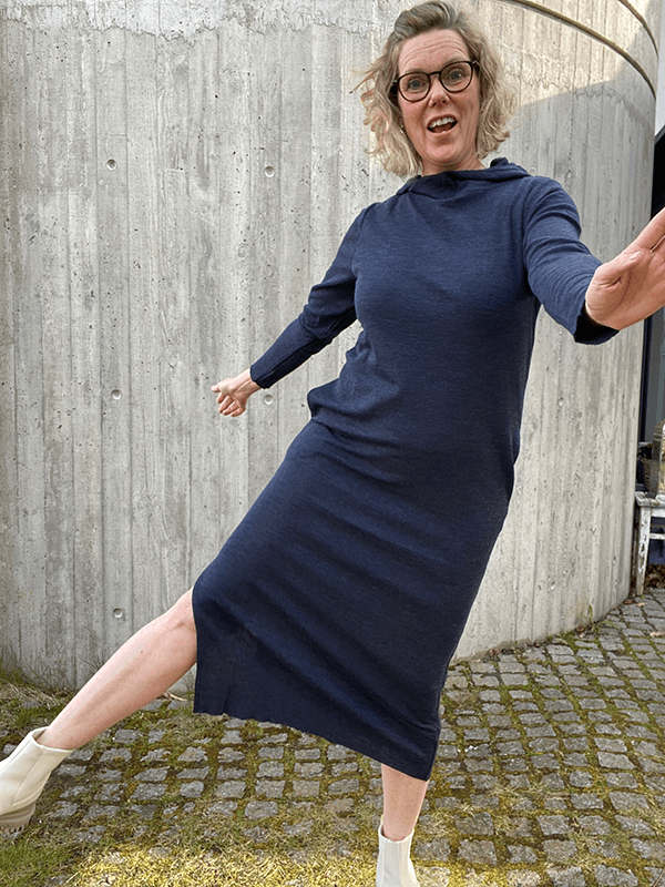 7023 Kjole Hooded, Midnight Blue Melange, Merino