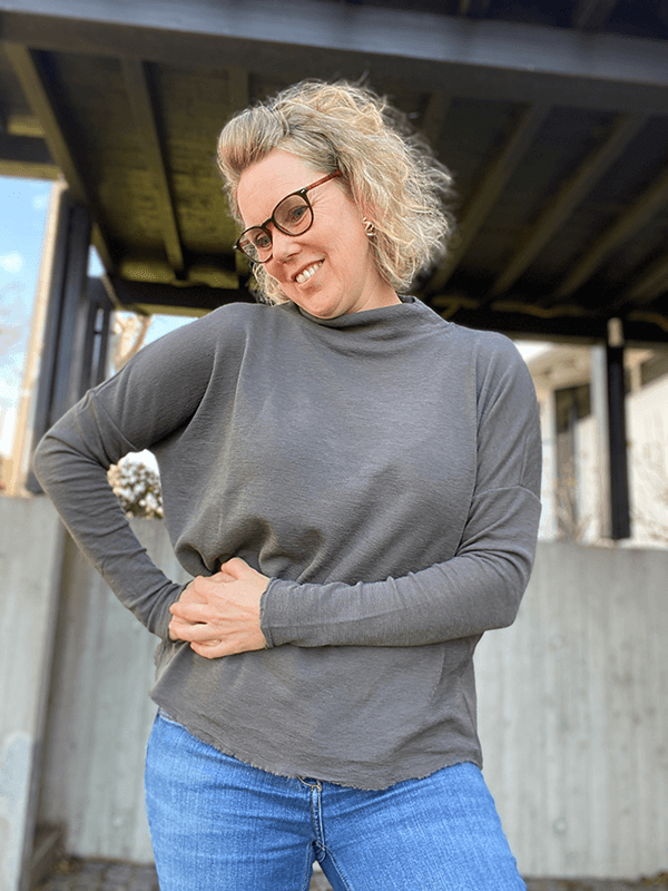 4025 Genser, Black Coffee, Merino