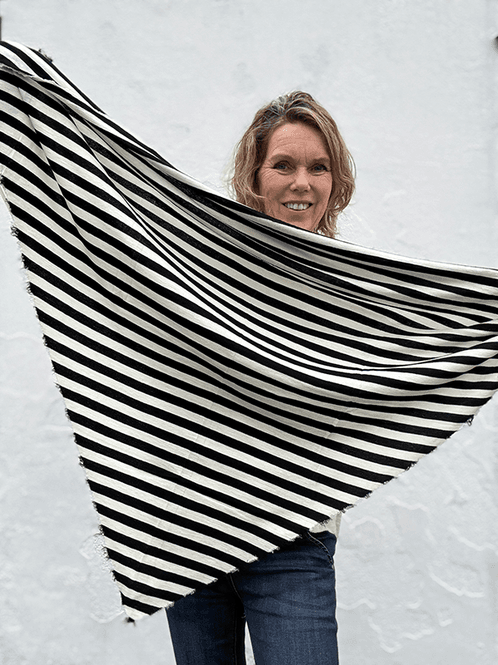 Hovedbilde 1023 TrekantSjal (L), Black / Raw White Brede ...