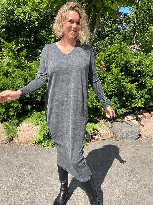 7018 Kjole V, Anthrasite Melange, Merino