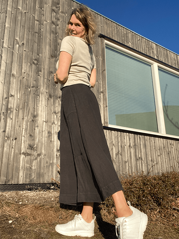 12017 Skjørt, Raven, Lin Tynn