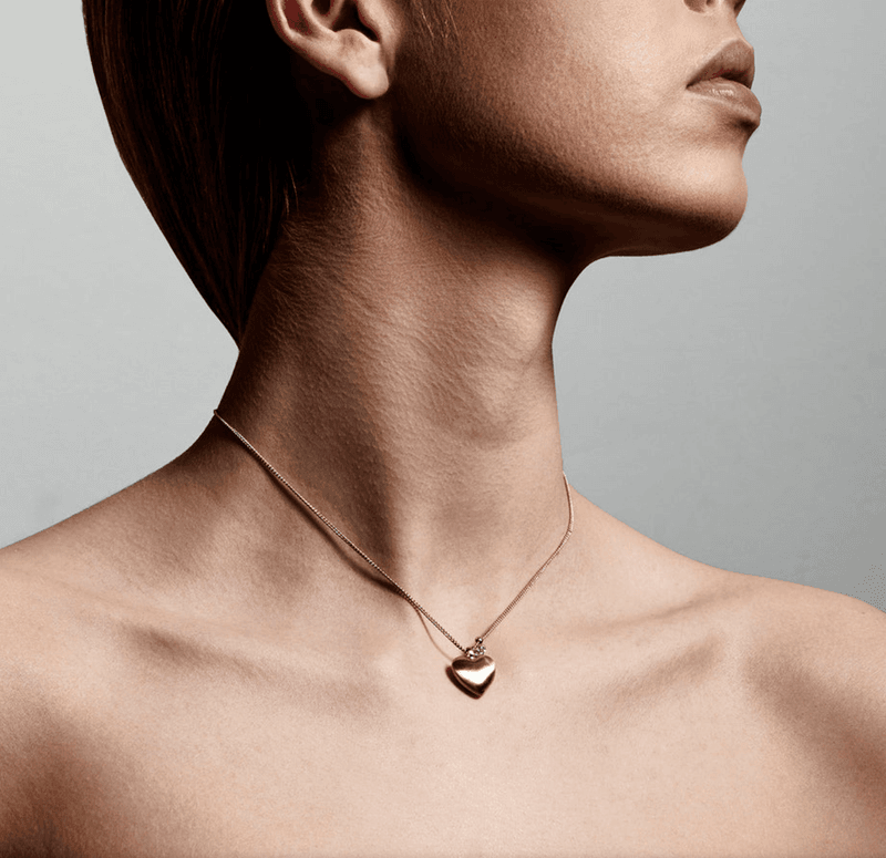 SOPHIA resirkulert halskjede hjerte, gullbelagt