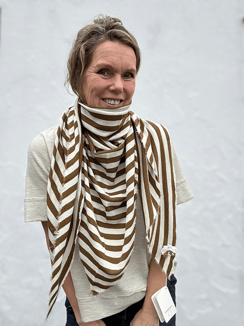 Hovedbilde 1023 TrekantSjal (L), Bronze / Raw White, Merino